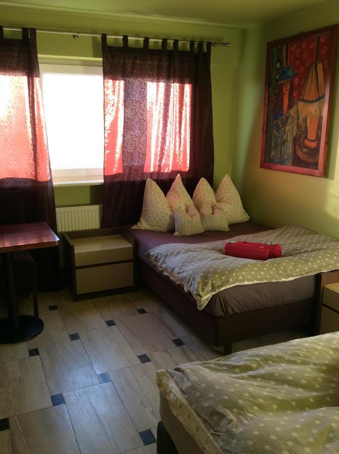 Mika Rooms Raclawicka 144 & Wislicka 3 Studio - Adults Only وارسو المظهر الخارجي الصورة