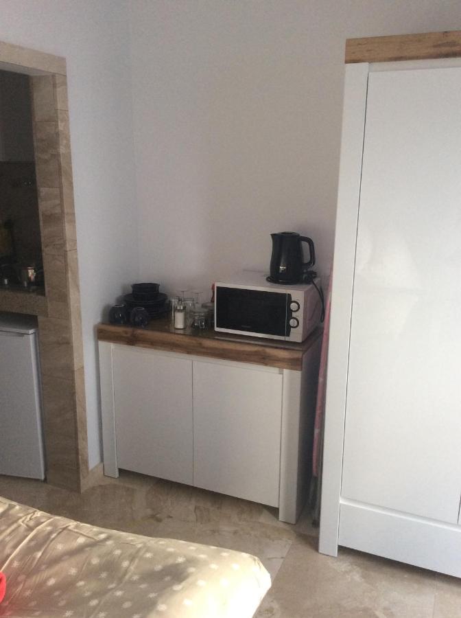Mika Rooms Raclawicka 144 & Wislicka 3 Studio - Adults Only وارسو المظهر الخارجي الصورة